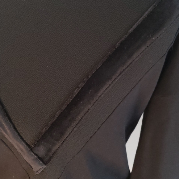 Free Generation sweatshirt - Picture 2 of 9